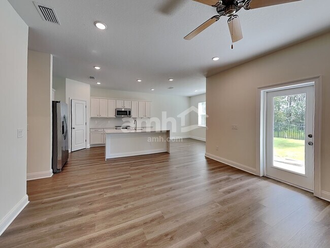 Photo - 5696 Oesterle Rd