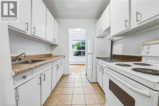 325A JAMES Street S Unit# 107 - 325A JAMES Street S Unit# 107 Unit 107