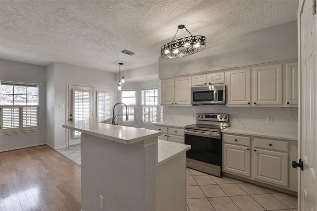 Building Photo - 4527 Natural Bridge Dr