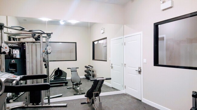 Photo - 1409 W Diversey Pkwy Unit 320