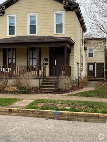 Building Photo - 930 N 6th St Unit 4 Rental