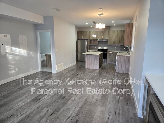 Photo - 834 Cadder Ave