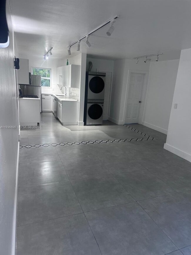 Photo - 10070 E Bay Harbor Dr Unit 70B