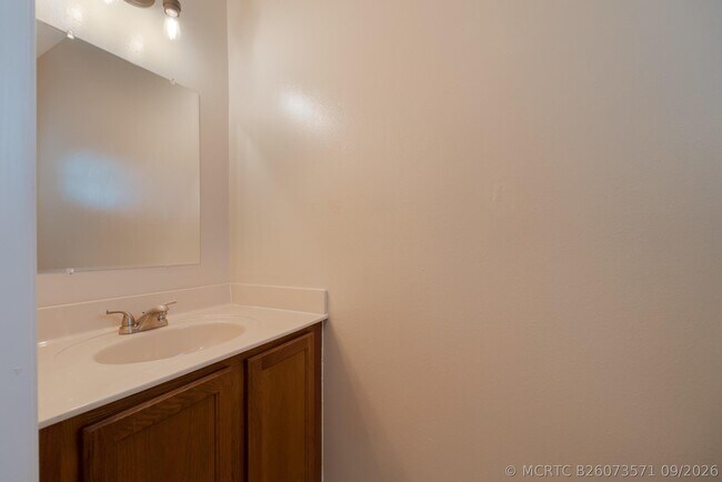 2146 Oakmont Dr