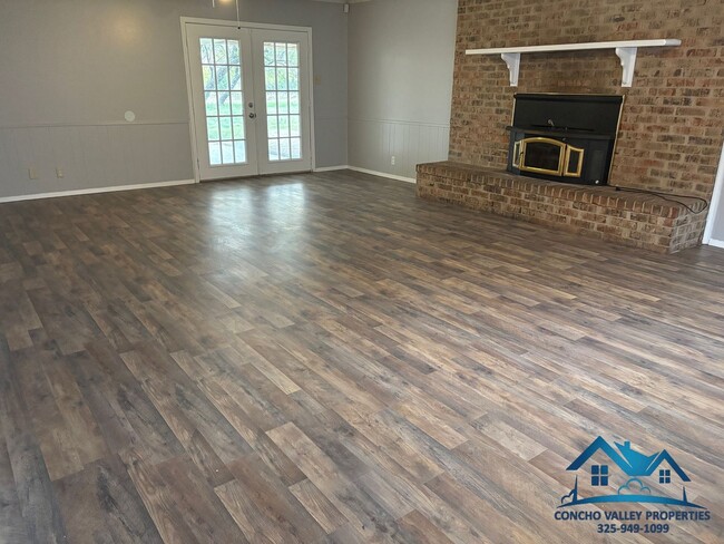 Photo - 8575 Grape Creek Rd