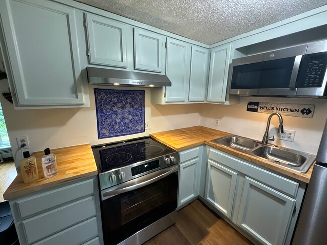 Photo - 81 Mitchell St Apartments Unit 3