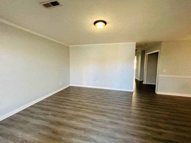 Photo - 4433 Torrance Dr NW Unit B