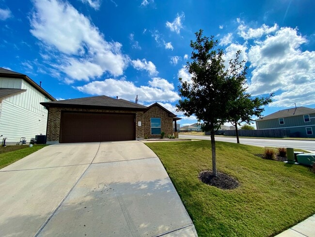 466 Eagle Brook Ln