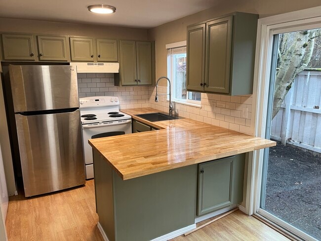 Photo - 4167 SE Cesar E Chavez Blvd