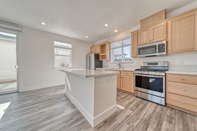 2221 Tapia Wy