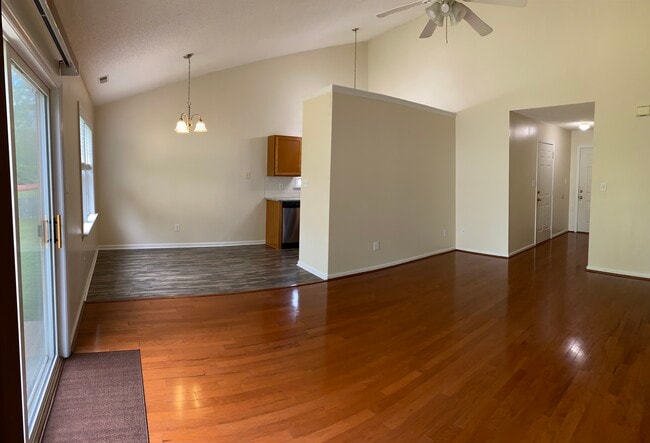 Photo - 2410 Bradford St Casa