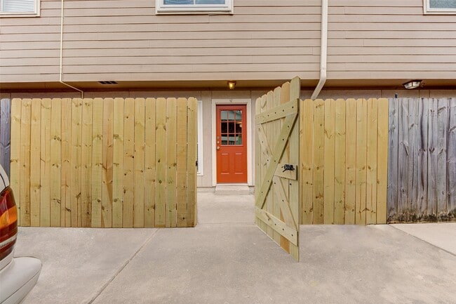 Photo - 6406 Ferris Dr Unidad 21