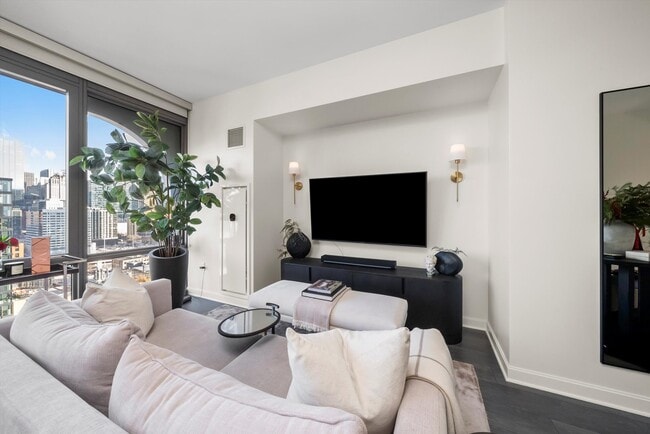 Photo - 164 N Peoria St Unit 1705