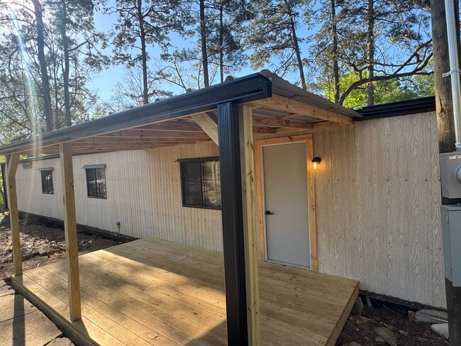 Photo - 7485 Sturrock Rd