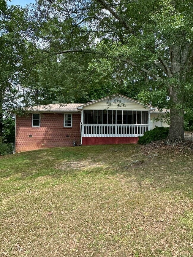 Building Photo - 135 McBee St