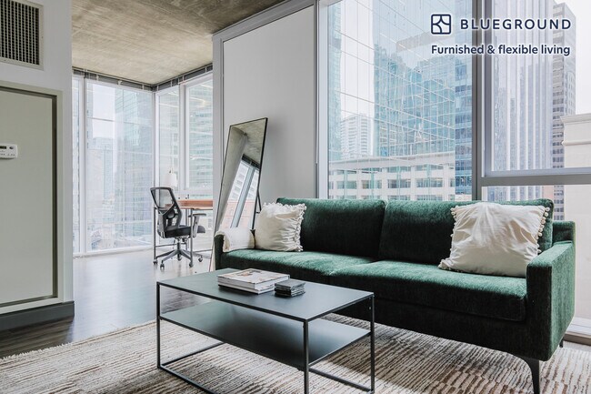 Photo - 215 W Lake St Unidad FL11-ID1179