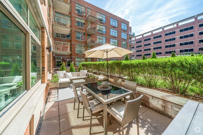 Building Photo - 1450 Washington St Unit 221 Rental