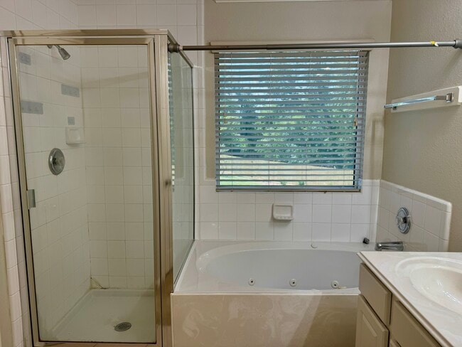 Photo - 202 Almond Dr