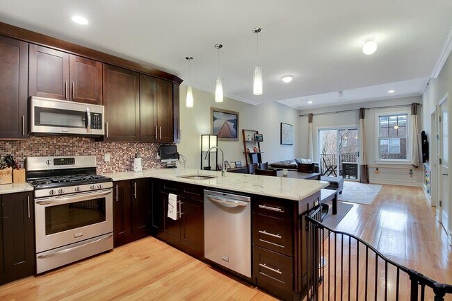 Photo - 114 Adams St Unit 3