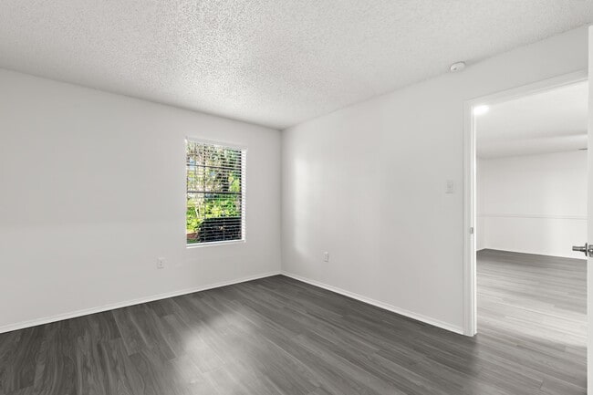 Emerald Apartment Home