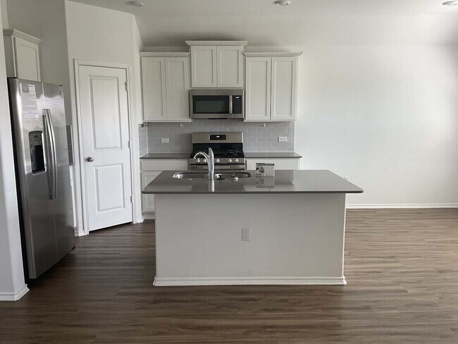 Photo - 10537 Steinbeck Dr