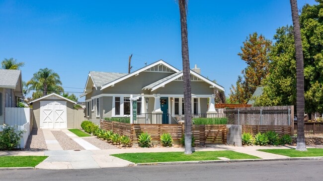 Photo - Modern Kensington Cottage