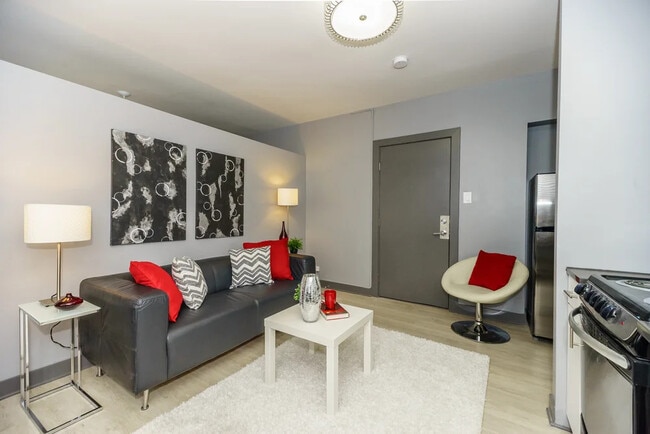 Photo - 944 W Montrose Ave