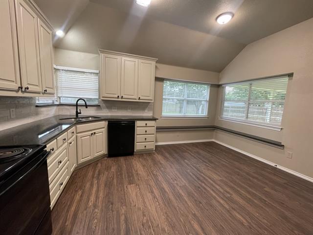 Photo - 204 Carlsbad Dr