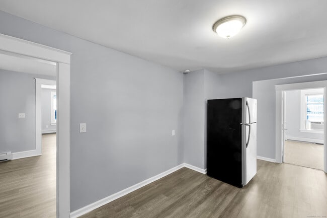 Photo - 245 Oakland St