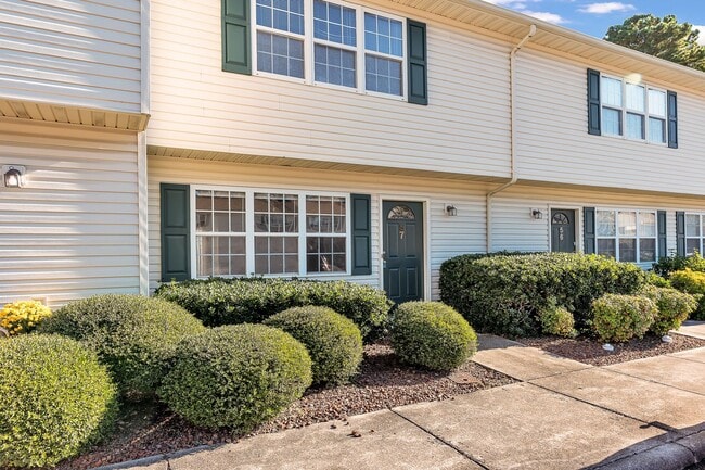 Building Photo - 57 Pirates Cove Dr