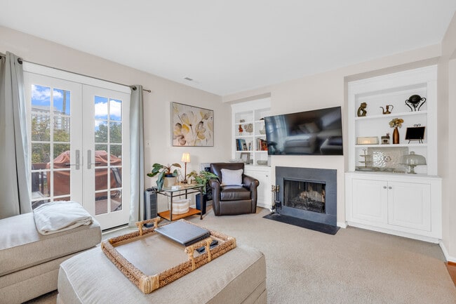 Building Photo - 4800 Bradley Blvd Unit 198