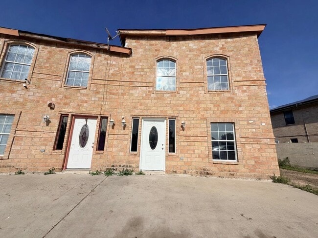 Building Photo - 312 Begona Ct Unit 1