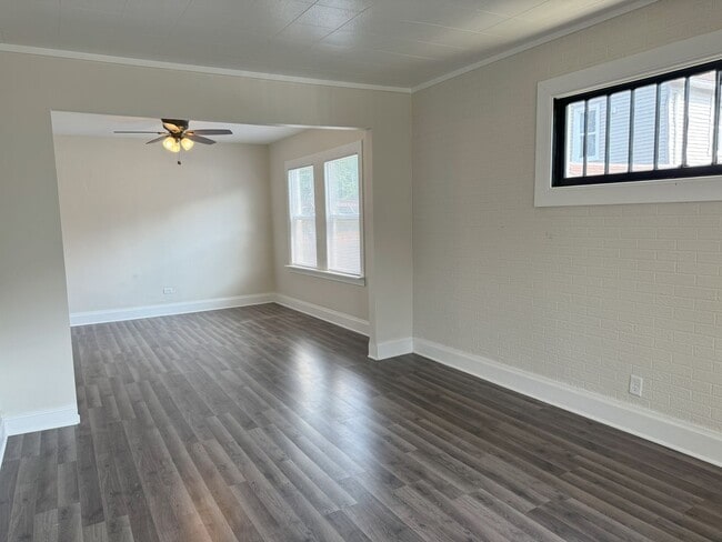 Photo - 5 bedroom home near Lincoln Park and Uptown