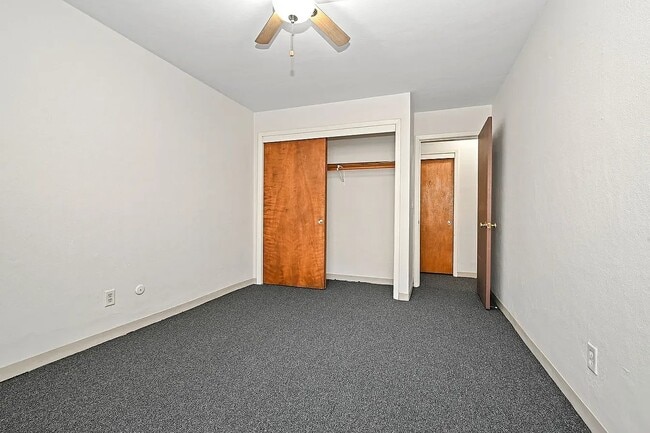 Photo - 515 5th St SE
