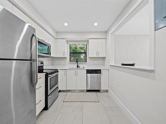 Photo - 1305 SE 1st St Unit 2