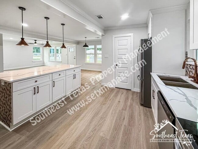 Photo - 6371 Terrell St