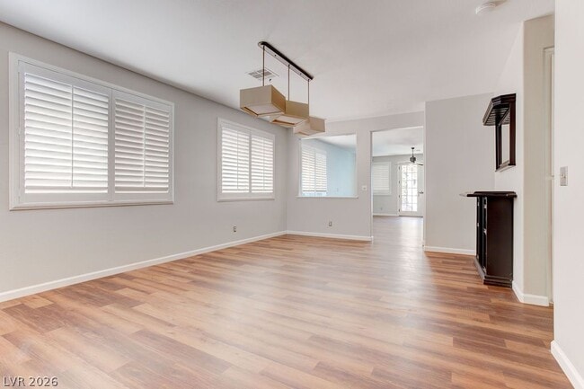325 Brilliant Summit Cir