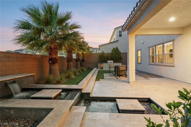 Building Photo - 10125 Sequoia Glen Ave