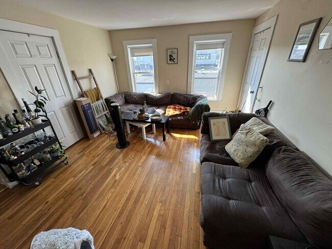 Photo - 53 W 7th St Apartments Unit 3