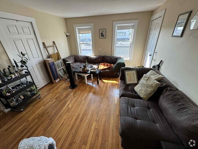 Building Photo - 53 W 7th St Unit 3 Rental