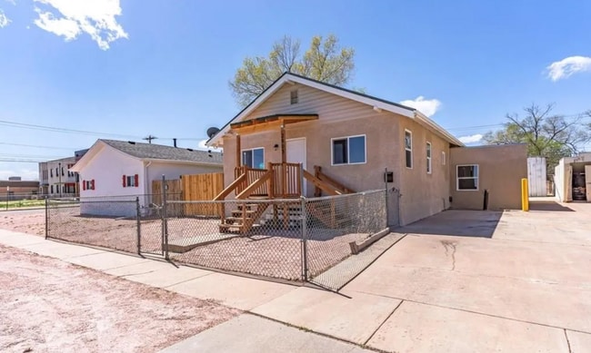 Photo - 2803 West St