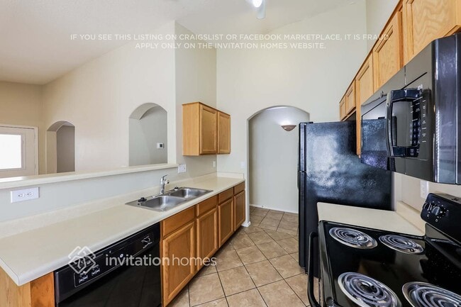 Photo - 12910 W Holly St