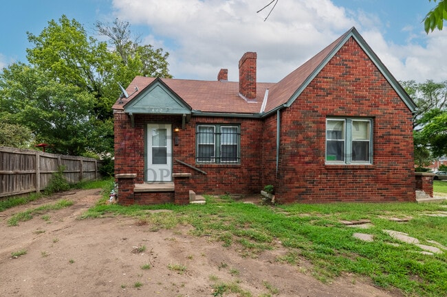 Building Photo - 412 N Lorraine Ave Rental