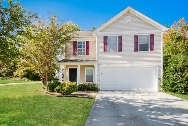 Spacious 2-Story Home in Charlotte - Spacious 2-Story Home in Charlotte