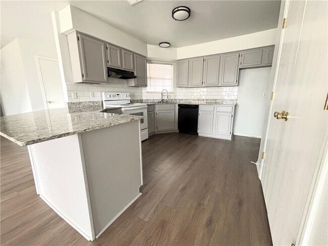 Photo - 2839 Adrian Ave