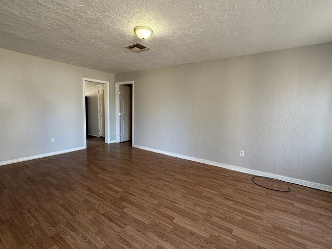 Photo - 1616 NW Taft- AVAILABLE NOW!