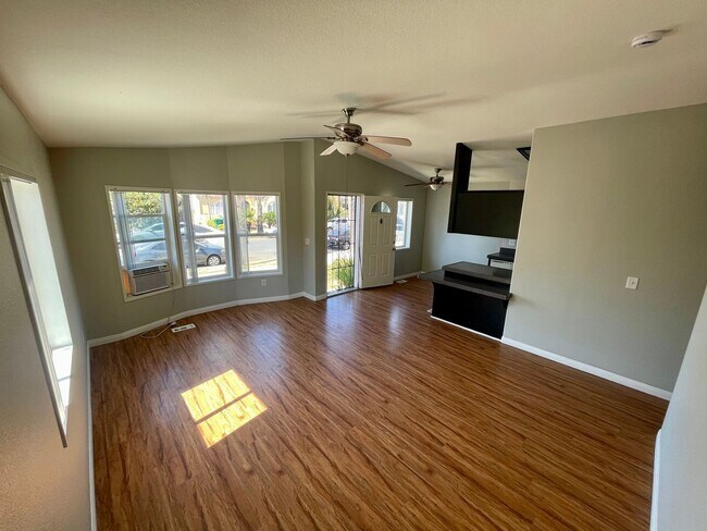 Building Photo - 4723-4723 Felton St Unit 4721 Rental