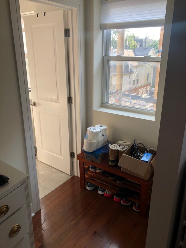 Photo - 4424-4432 N Wolcott Ave Unidad 4428-2C