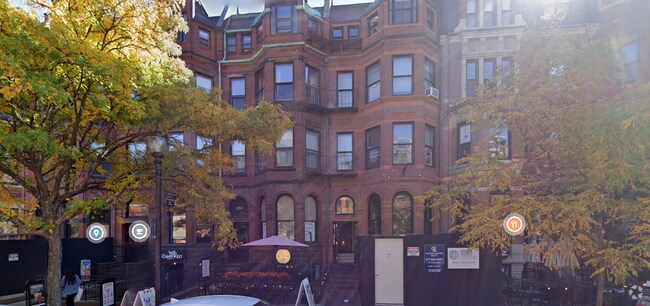 Building Photo - 250 Newbury St Unit 1R Rental