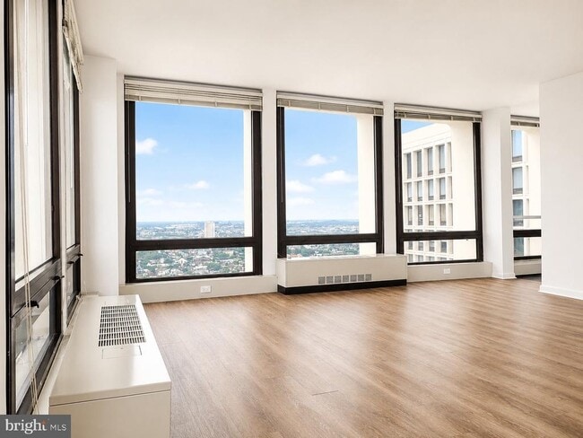 Building Photo - 200 Locust St Unit 30GN